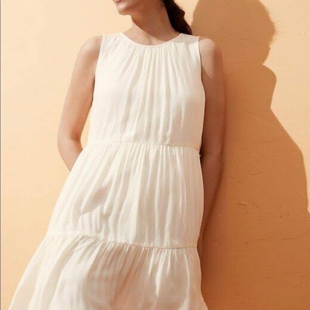 Banana republic sleeveless tiered midi dress